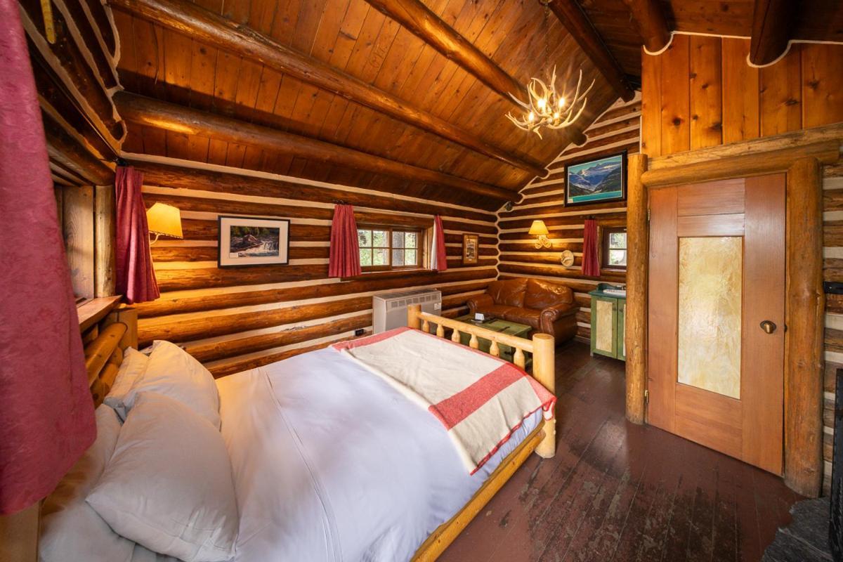 Storm Mountain Lodge & Cabins 卡斯特尔朱克逊 外观 照片